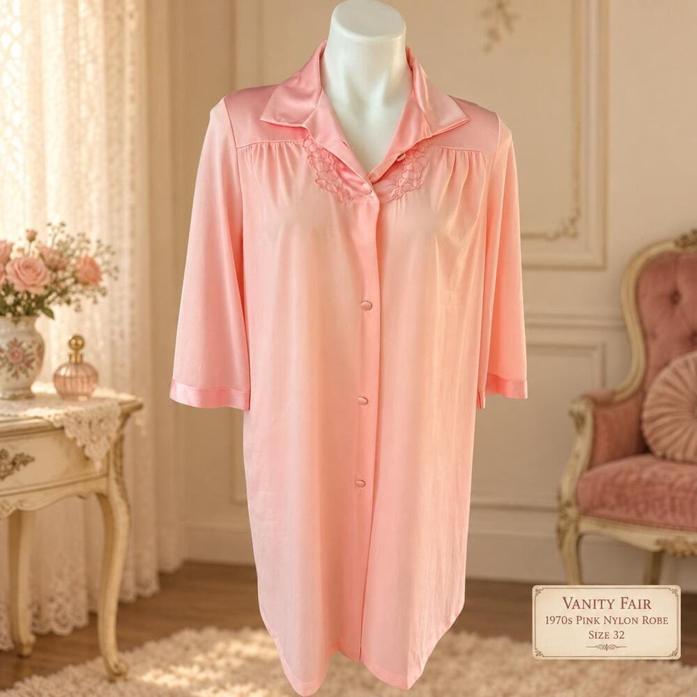 Vintage Vanity Fair Pink Nylon Robe Lace Trim 1970s Peignoir Size 32